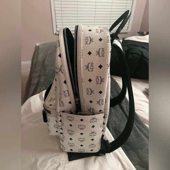 AUNTHENTIC MCM backpack - Picture 4 of 9